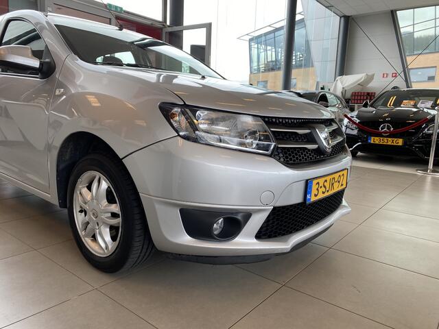 Dacia Sandero 0.9 TCe Laur�ate,Navigatie,Airco,Elektrischpakket,Trekhaak,Bleutooth,Radio Cd/Mp-3 Speler,15 Inch Lmv