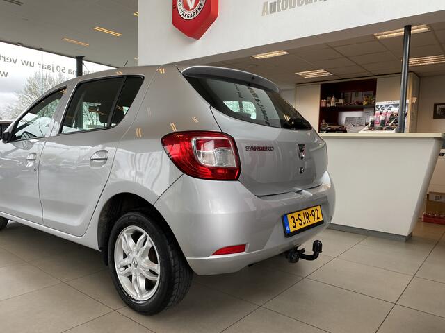Dacia Sandero 0.9 TCe Laur�ate,Navigatie,Airco,Elektrischpakket,Trekhaak,Bleutooth,Radio Cd/Mp-3 Speler,15 Inch Lmv