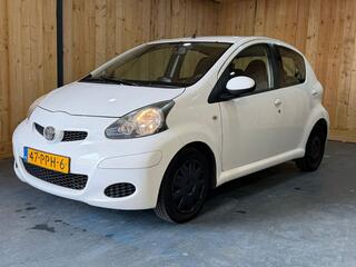 TOYOTA AYGO 1.0-12V Comfort Navigator 5-Deurs 2011 Airco