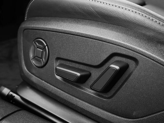 Audi A3 SPORTBACK 45 TFSIe 272pk S-tronic S edition Competition � Camera � Sonos Audio � Elektrische stoelverstelling � Keyless  � Stoelverwarming � Afneem