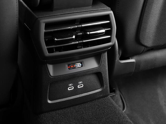 Audi A3 SPORTBACK 45 TFSIe 272pk S-tronic S edition Competition � Camera � Sonos Audio � Elektrische stoelverstelling � Keyless  � Stoelverwarming � Afneem