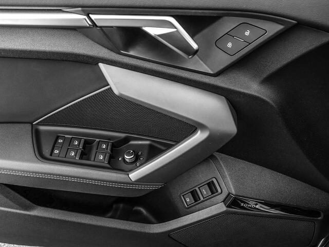 Audi A3 SPORTBACK 45 TFSIe 272pk S-tronic S edition Competition � Camera � Sonos Audio � Elektrische stoelverstelling � Keyless  � Stoelverwarming � Afneem