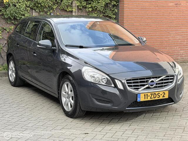 Volvo V60 1.6 T3 Kinetic NAP Automaat Navi Cruise Clima