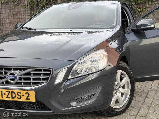 Volvo V60 1.6 T3 Kinetic NAP Automaat Navi Cruise Clima