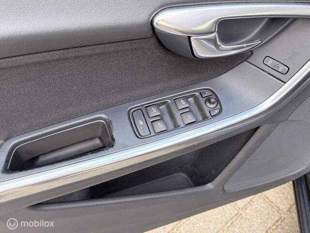 Volvo V60 1.6 T3 Kinetic NAP Automaat Navi Cruise Clima