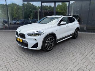BMW X2 sDrive20i 192pk M-Sport,LED,Schuifdak,HUD,NaviPro,Stoelverw,Dealer OH,Clima,Cruise,