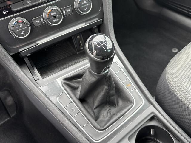 Volkswagen Golf 1.0 TSI Comfortline Business | Navi | Carplay | Adaptive Cruise