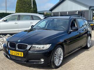 BMW 3-SERIE Touring 318I Zwart 2010 Facelift NL Auto Sportvelgen Navi