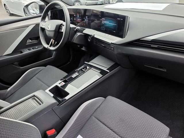 Opel Astra Sports Tourer Edition - 1.2 Benzine - Automaat - 130PK