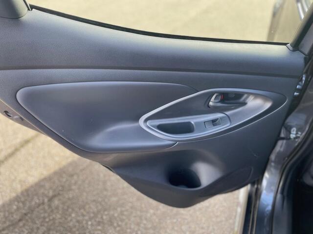 Mazda 2 Hybrid 1.5 Centre-line