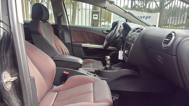Seat Leon 2.0 TFSI Sport-up 240PK+ XENON/PDC/CRUISE