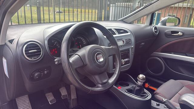 Seat Leon 2.0 TFSI Sport-up 240PK+ XENON/PDC/CRUISE