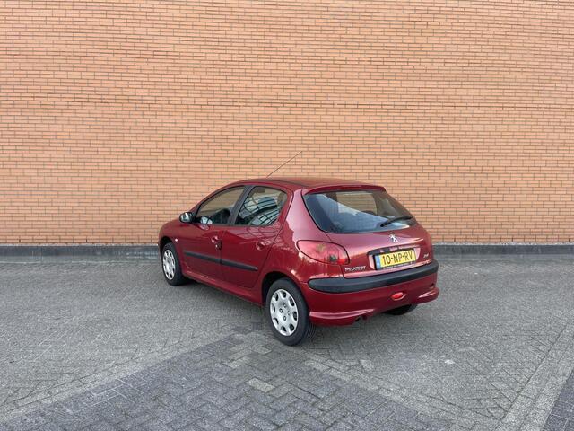 Peugeot 206 1.4 X-line 148DKM | NAP | AUTOMAAT | AIRCO | APK