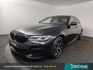 BMW 5-SERIE 545e xDrive High Executive | Harman / Kardon | Panoramadak | Stoelverwarming | Winter set | Trekhaak |