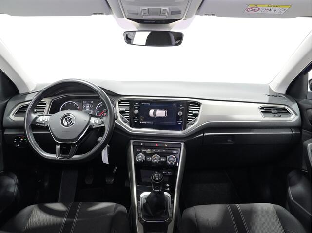 Volkswagen T-ROC 1.0 TSI Style | Trekhaak | Navigatie | ACC | 17 | PDC 163
