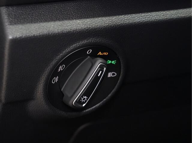 Volkswagen T-ROC 1.0 TSI Style | Trekhaak | Navigatie | ACC | 17 | PDC 163