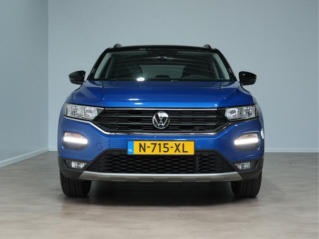 Volkswagen T-ROC 1.0 TSI Style | Trekhaak | Navigatie | ACC | 17 | PDC 163