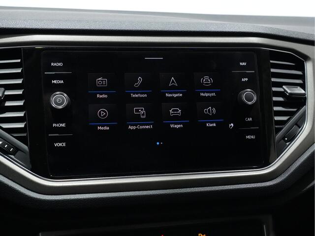 Volkswagen T-ROC 1.0 TSI Style | Trekhaak | Navigatie | ACC | 17 | PDC 163