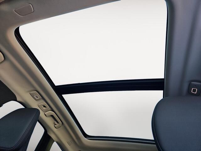 Volvo XC60 2.0 T6 Plug-in hybrid AWD Plus Dark | Panoramadak | 360 camera | Headup display | Harman/Kardon |