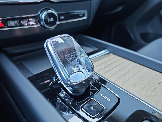 Volvo XC60 2.0 T6 Plug-in hybrid AWD Plus Dark | Panoramadak | 360 camera | Headup display | Harman/Kardon |