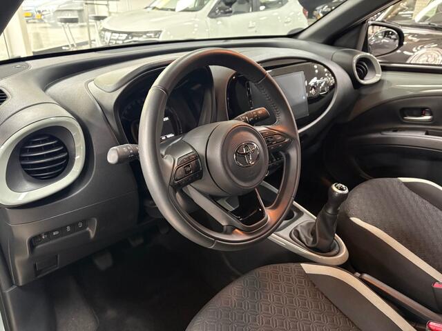 Toyota Aygo 1.0 VVT-I Pulse Bi-Tone ECC LM18 Camera NL NAP Cruise Apple Android