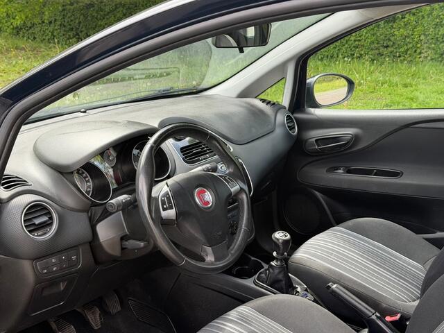 Fiat Punto Evo 1.2 / AIRCO / NW DISTRIBUTIERIEM / RIJDT GOED