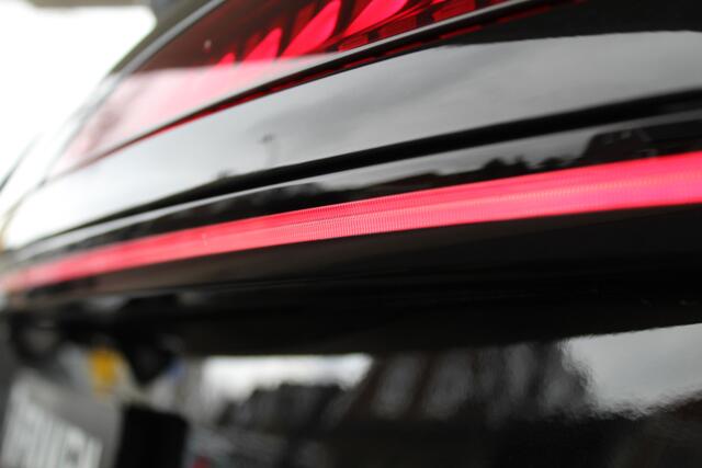 Audi A6 Avant 2.0 e-Hybrid Quattro S-Line | Achteras besturing | Alcantara/Leder | Zwenkbare Trekhaak | 360 | 