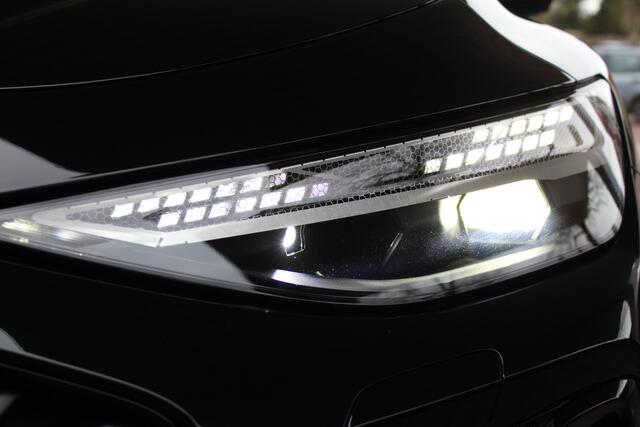 Audi A6 Avant 2.0 e-Hybrid Quattro S-Line | Achteras besturing | Alcantara/Leder | Zwenkbare Trekhaak | 360 | 