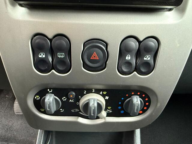 Dacia Sandero 1.2 Ambiance NWE Koppeling | Airco 2011