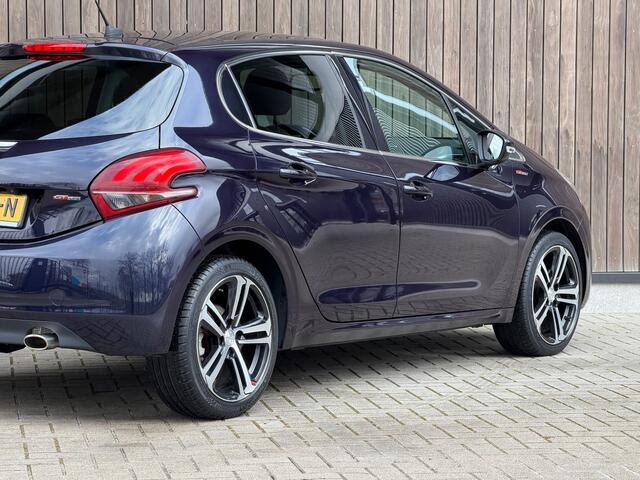 Peugeot 208 1.2 PureTech GT-line/ DEALER ONDERHOUDEN / PANO