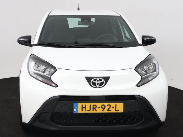 Toyota Aygo X 1.0 VVT-i MT Play | Apple CarPlay / Android Auto Navigatie | Fietsdragerbeugel | Stoelverwarming