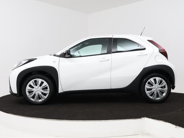 Toyota Aygo X 1.0 VVT-i MT Play | Apple CarPlay / Android Auto Navigatie | Fietsdragerbeugel | Stoelverwarming