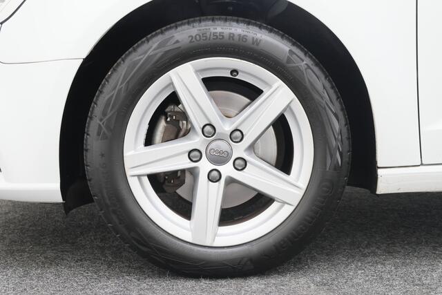 Audi A3 SPORTBACK 30 TFSI Pro Line Eerste Eigenaar, 5-Deurs, Airco, Cruise, Navigatie, Bluetooth, PDC, 16''
