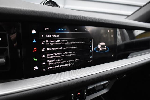 Porsche Cayenne 3.0 E-Hybrid 470pk Sport Chrono | Pano | Trekhaak | ACC | Matrix | Bose | 21'' Wielen | Orig. NL |