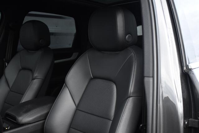 Porsche Cayenne 3.0 E-Hybrid 470pk Sport Chrono | Pano | Trekhaak | ACC | Matrix | Bose | 21'' Wielen | Orig. NL |