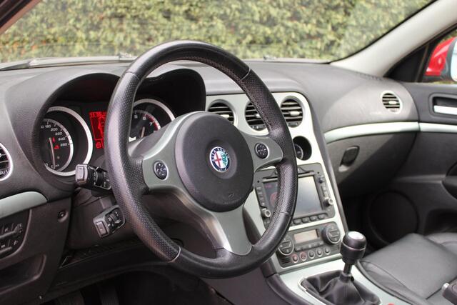 Alfa Romeo 159 Sportwagon 1.750 TBi Distinctive Leder OrigineelNL