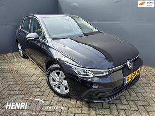 VOLKSWAGEN GOLF 1.5 eTSI Style Automaat / Camera / Stoel & Stuur verwarming / Carplay / ACC / PDC / LMV