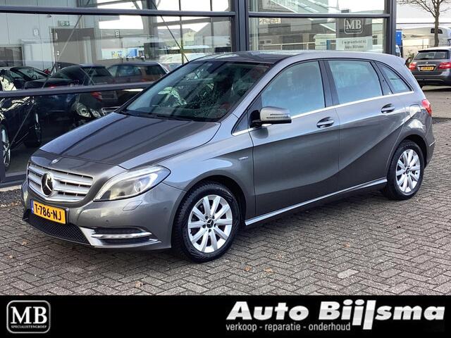 Mercedes-Benz B-Klasse 180 parkeersensoren, airco, xenon verlichting, trekhaak