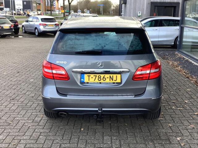 Mercedes-Benz B-Klasse 180 parkeersensoren, airco, xenon verlichting, trekhaak