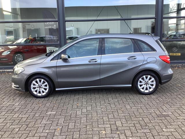 Mercedes-Benz B-Klasse 180 parkeersensoren, airco, xenon verlichting, trekhaak