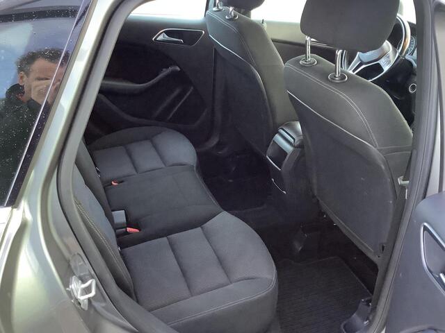 Mercedes-Benz B-Klasse 180 parkeersensoren, airco, xenon verlichting, trekhaak