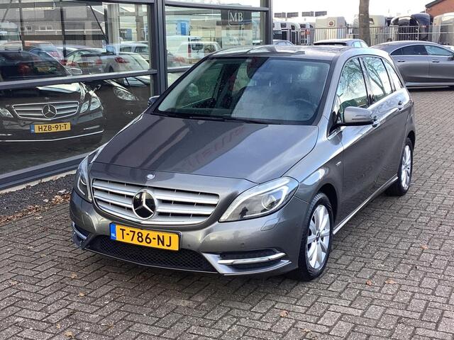 Mercedes-Benz B-Klasse 180 parkeersensoren, airco, xenon verlichting, trekhaak