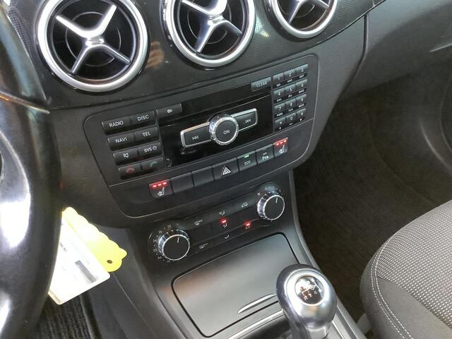 Mercedes-Benz B-Klasse 180 parkeersensoren, airco, xenon verlichting, trekhaak