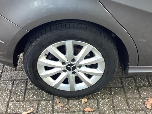 Mercedes-Benz B-Klasse 180 parkeersensoren, airco, xenon verlichting, trekhaak