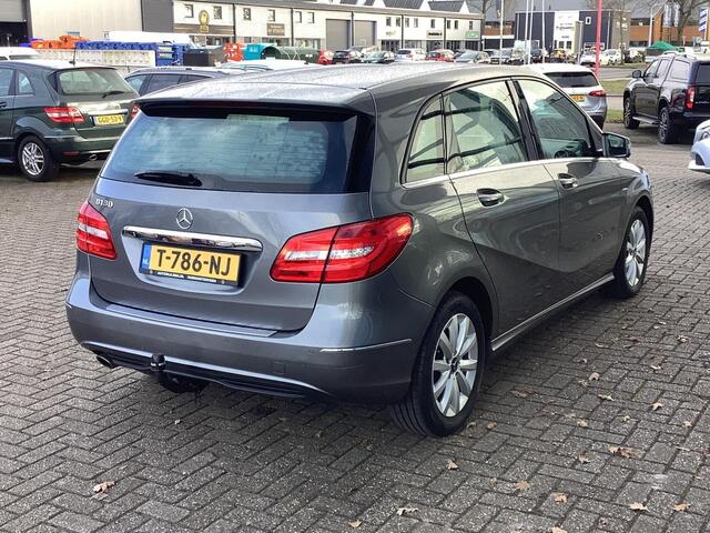 Mercedes-Benz B-Klasse 180 parkeersensoren, airco, xenon verlichting, trekhaak