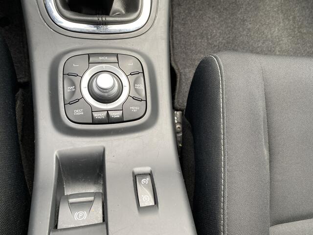 Renault Megane Estate 1.2 TCe Bose Clima, CC, Navi, PDC, LM, Afn.Trekh, nw. APK - Inruil Mogelijk -