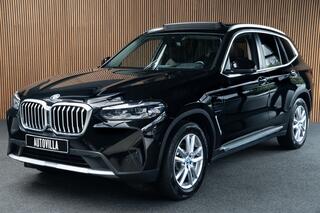 BMW X3 xDrive30e Panoramadak Leer HUD Navi Matrix Laser LED Sportonderstel PDC Elektrisch bedienbare achterklep 18'' LM velgen