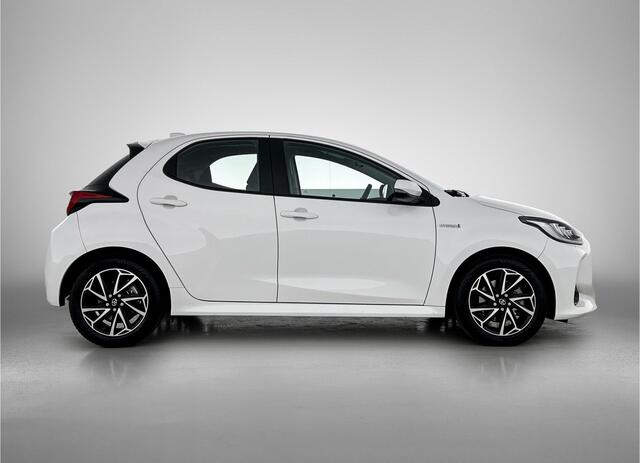 Toyota Yaris 1.5 Hybrid Dynamic | All-Seasonbanden | Stoelverwarming |