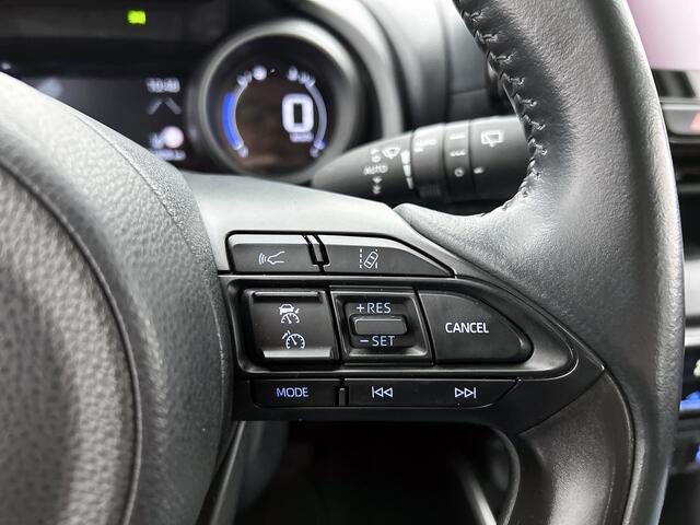 Toyota Yaris 1.5 Hybrid Dynamic | All-Seasonbanden | Stoelverwarming |