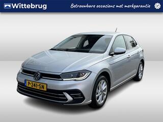 VOLKSWAGEN POLO 1.0 TSI Style / AUTOMAAT/ PARK. SENSOREN/ IQ. LIGHT/ APP-CONNECT/ DIGITAL DASHBOARD/ ADAPT. CRUISE/ GETINT GLAS/ DAB/ NAVI/ CLIMA/ 16